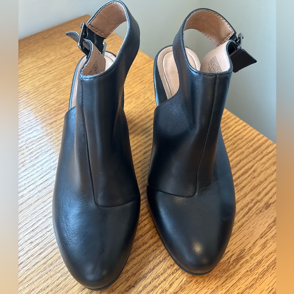 Vionic Elegant Black Women's Thick Heel